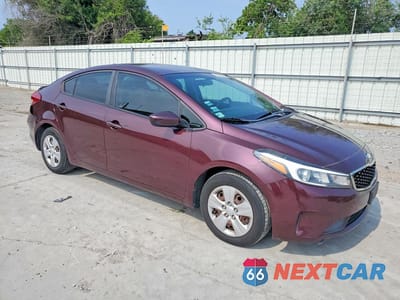 Czwarte zdjęcie samochodu z boku: 2018 KIA FORTE LX VIN:3KPFK4A76JE228178 - miniatura