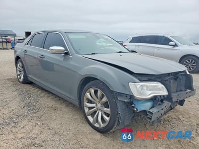 Czwarte zdjęcie samochodu z boku: 2019 CHRYSLER 300 TOURING VIN:2C3CCAAG4KH663127 - miniatura