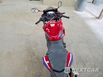 Zdjęcie 6 z 9 samochodu: 2025 HONDA CBR500 RA VIN:MLHPC7057S5101453 - miniatura