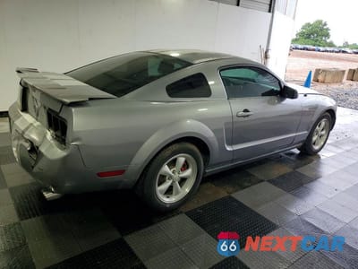 Trzecie zdjęcie samochodu z tyłu: 2007 FORD MUSTANG V6 COUPE VIN:1ZVFT80N675288418 - miniatura