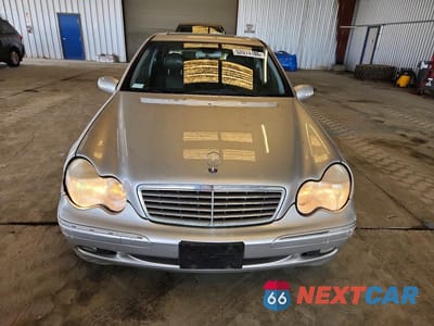 Piąte zdjęcie samochodu w środku: 2002 MERCEDES-BENZ C 240 VIN:WDBRF61J82F252531 - miniatura