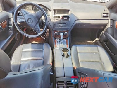 Zdjęcie 8 z 13 samochodu: 2009 MERCEDES-BENZ C 300 VIN:WDDGF54X99R050413 - miniatura