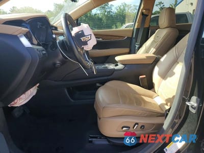 Zdjęcie 7 z 13 samochodu: 2023 CADILLAC XT5 PLATINUM PREMIUM LUXURY VIN:1GYKNERS8PZ205335 - miniatura