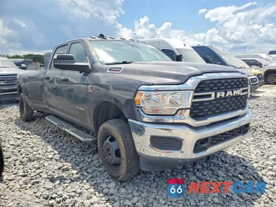 Czwarte zdjęcie samochodu z boku: 2022 RAM 3500 TRADESMAN VIN:3C63RRGL0NG403803 - miniatura
