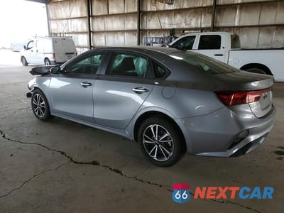 Drugie zdjęcie samochodu z przodu: 2024 KIA FORTE LXS VIN:3KPF24AD0RE722991 - miniatura