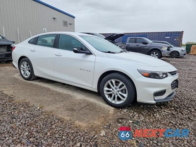 Czwarte zdjęcie samochodu z boku: 2017 CHEVROLET MALIBU LT VIN:1G1ZE5ST8HF226219 - miniatura