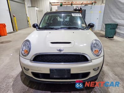 Piąte zdjęcie samochodu w środku: 2013 MINI COOPER S CLUBMAN VIN:WMWZG3C51DT576189 - miniatura