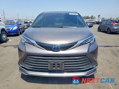 Piąte zdjęcie samochodu w środku: 2023 TOYOTA SIENNA XLE VIN:5TDYSKFC4PS079397 - miniatura