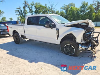 Czwarte zdjęcie samochodu z boku: 2025 FORD F350 SUPER DUTY VIN:1FT8W3BN0SED01126 - miniatura