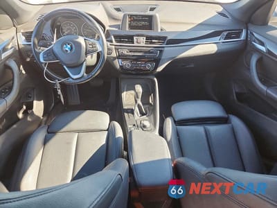 Zdjęcie 8 z 12 samochodu: 2017 BMW X1 XDRIVE28I VIN:WBXHT3C37H5F82412 - miniatura