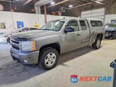 2007 CHEVROLET SILVERADO K1500 2GCFK19Y571688787 - główne zdjęcie licytacji z USA - miniatura