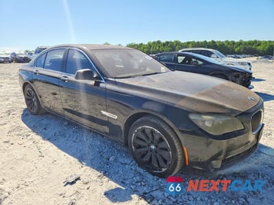 Czwarte zdjęcie samochodu z boku: 2011 BMW 750 I VIN:WBAKX6C56BC197110 - miniatura