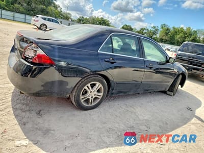 Trzecie zdjęcie samochodu z tyłu: 2007 HONDA ACCORD SE VIN:1HGCM56337A112278 - miniatura