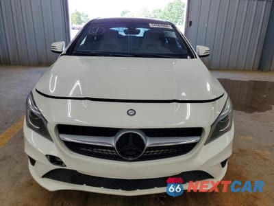 Piąte zdjęcie samochodu w środku: 2015 MERCEDES-BENZ CLA 250 VIN:WDDSJ4EB9FN176182 - miniatura