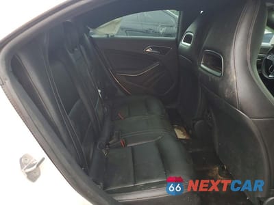 Zdjęcie 10 z 12 samochodu: 2018 MERCEDES-BENZ CLA 250 VIN:WDDSJ4EB8JN654133 - miniatura