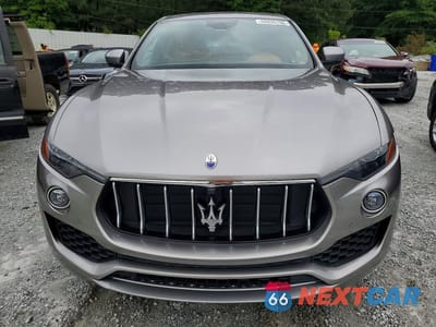 Piąte zdjęcie samochodu w środku: 2019 MASERATI LEVANTE VIN:ZN661XUA1KX309486 - miniatura