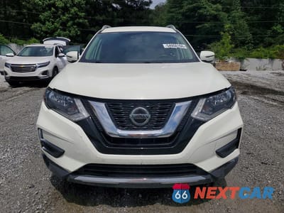 Piąte zdjęcie samochodu w środku: 2020 NISSAN ROGUE SV VIN:5N1AT2MVXLC744734 - miniatura