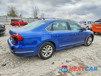 Trzecie zdjęcie samochodu z tyłu: 2017 VOLKSWAGEN PASSAT S VIN:1VWAT7A30HC026201 - miniatura
