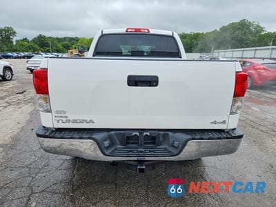 Zdjęcie 6 z 12 samochodu: 2011 TOYOTA TUNDRA CREWMAX SR5 VIN:5TFDM5F14BX019650 - miniatura