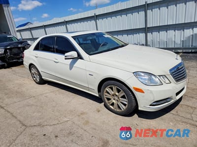 Czwarte zdjęcie samochodu z boku: 2012 MERCEDES-BENZ E 350 4MATIC VIN:WDDHF8JB2CA568996 - miniatura
