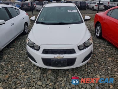 Piąte zdjęcie samochodu w środku: 2014 CHEVROLET SONIC LS VIN:1G1JA5SG0E4194756 - miniatura