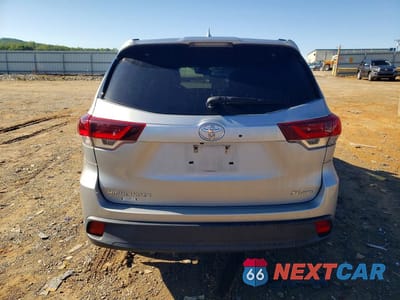 Zdjęcie 6 z 13 samochodu: 2019 TOYOTA HIGHLANDER SE VIN:5TDJZRFH3KS567220 - miniatura