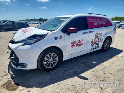 2021 TOYOTA SIENNA XLE 5TDYRKEC9MS063592 - główne zdjęcie licytacji z USA - miniatura