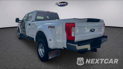 Trzecie zdjęcie samochodu z tyłu: 2017 FORD F350 SUPER DUTY VIN:1FT8W3DT7HED16940 - miniatura