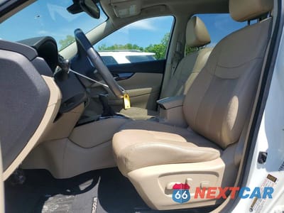 Zdjęcie 7 z 12 samochodu: 2017 NISSAN ROGUE SL VIN:5N1AT2MT6HC764677 - miniatura