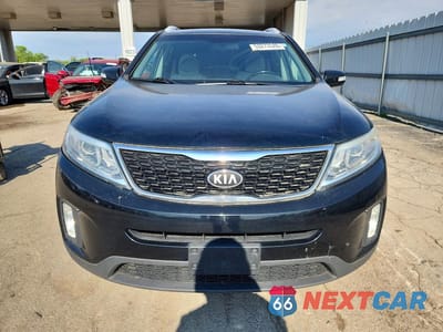 Piąte zdjęcie samochodu w środku: 2014 KIA SORENTO LX VIN:5XYKTCA68EG450825 - miniatura