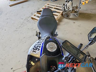 Piąte zdjęcie samochodu w środku: 2022 YAMAHA MT09 D VIN:JYARN72E8NA000898 - miniatura