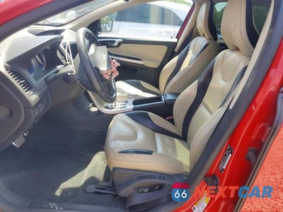 Zdjęcie 7 z 13 samochodu: 2010 VOLVO XC60 T6 VIN:YV4992DZ5A2102429 - miniatura