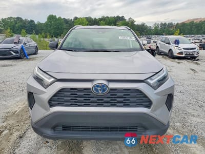 Piąte zdjęcie samochodu w środku: 2024 TOYOTA RAV4 LE VIN:JTMLWRFV0RD238827 - miniatura