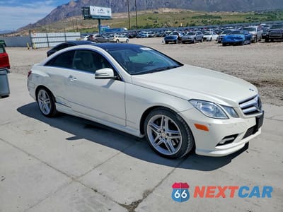 Czwarte zdjęcie samochodu z boku: 2011 MERCEDES-BENZ E 550 VIN:WDDKJ7CBXBF092168 - miniatura