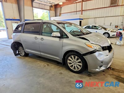 Czwarte zdjęcie samochodu z boku: 2015 TOYOTA SIENNA LIMITED PREMIUM 7-PASSENGER VIN:5TDDK3DC7FS094806 - miniatura