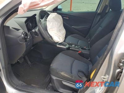 Zdjęcie 7 z 12 samochodu: 2019 TOYOTA YARIS L VIN:3MYDLBYV0KY528670 - miniatura