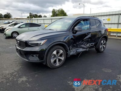 2025 VOLVO XC40 PLUS YV4L12UC8S2464443 - główne zdjęcie licytacji z USA - miniatura