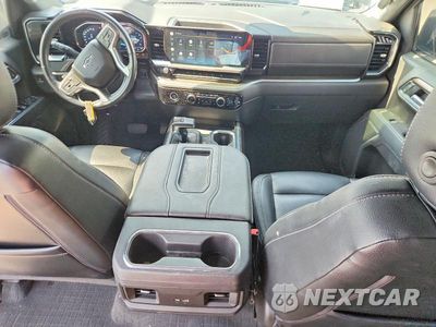 Zdjęcie 8 z 12 samochodu: 2022 CHEVROLET SILVERADO K1500 RST VIN:3GCUDEEL6NG634311 - miniatura