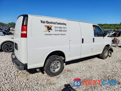 Trzecie zdjęcie samochodu z tyłu: 2021 CHEVROLET EXPRESS G2500 VIN:1GCWGAFP1M1188592 - miniatura