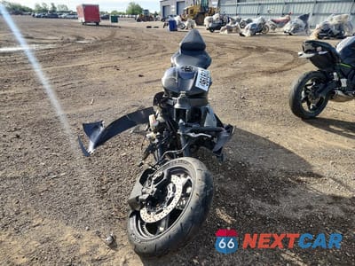Drugie zdjęcie samochodu z przodu: 2003 YAMAHA YZFR6 L VIN:JYARJ06E73A001132 - miniatura