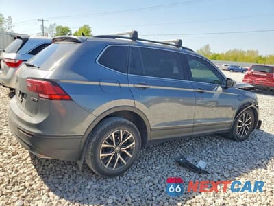 Trzecie zdjęcie samochodu z tyłu: 2019 VOLKSWAGEN TIGUAN SE VIN:3VV2B7AX3KM010708 - miniatura