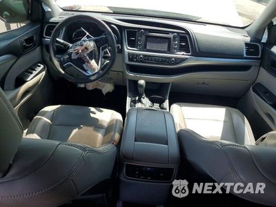 Zdjęcie 8 z 13 samochodu: 2014 TOYOTA HIGHLANDER LE VIN:5TDZARFH6ES004290 - miniatura