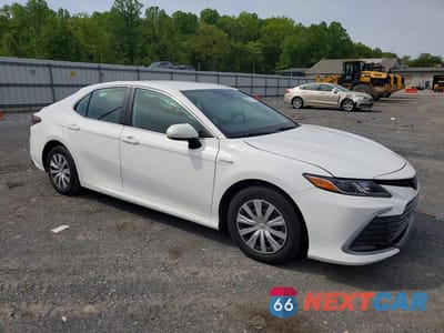 Czwarte zdjęcie samochodu z boku: 2021 TOYOTA CAMRY LE VIN:4T1C31AK8MU562748 - miniatura
