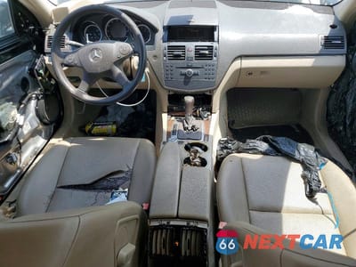Zdjęcie 8 z 12 samochodu: 2010 MERCEDES-BENZ C 300 VIN:WDDGF5EBXAA404641 - miniatura