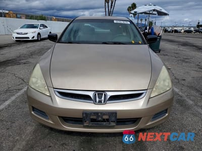 Piąte zdjęcie samochodu w środku: 2006 HONDA ACCORD VALUE VIN:1HGCM56106A041442 - miniatura