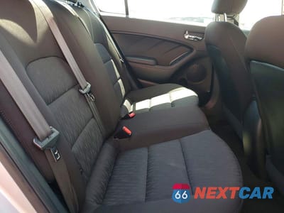 Zdjęcie 10 z 12 samochodu: 2016 KIA FORTE LX VIN:KNAFK4A66G5594408 - miniatura