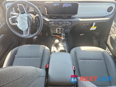 Zdjęcie 8 z 13 samochodu: 2026 JEEP WRANGLER SAHARA VIN:1C4PJXEG5TW254329 - miniatura