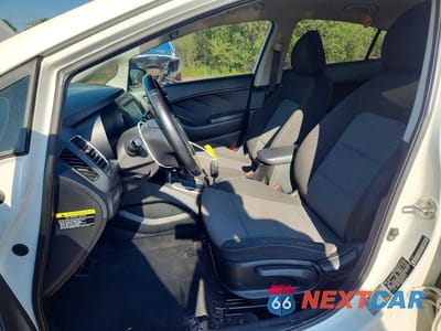 Zdjęcie 7 z 12 samochodu: 2018 KIA FORTE S VIN:3KPFL4A78JE275130 - miniatura