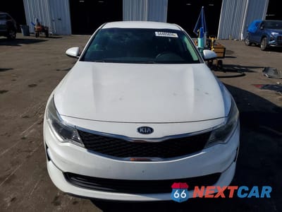Piąte zdjęcie samochodu w środku: 2018 KIA OPTIMA LX VIN:5XXGT4L36JG268621 - miniatura