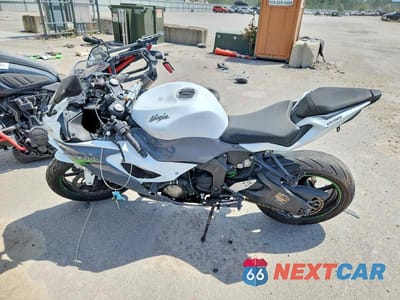 Trzecie zdjęcie samochodu z tyłu: 2021 KAWASAKI ZX636 K VIN:JKBZXJH14MA007139 - miniatura